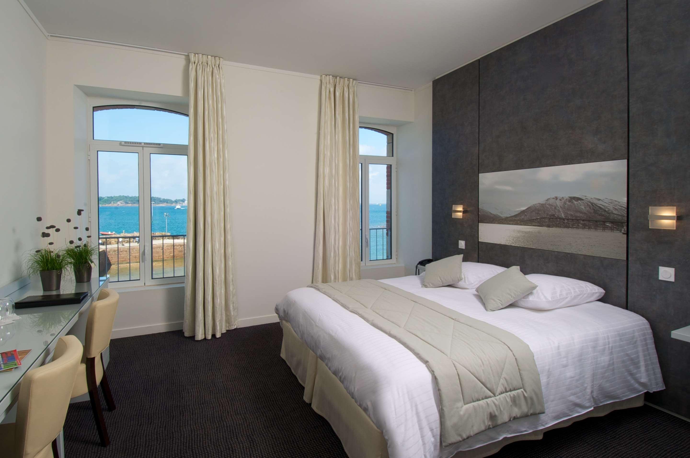 เบสต์ เวสเทิร์น พลัส เล แตราส เดอ เบรอา Hotel ปลูบาซลาเนค ภายนอก รูปภาพ