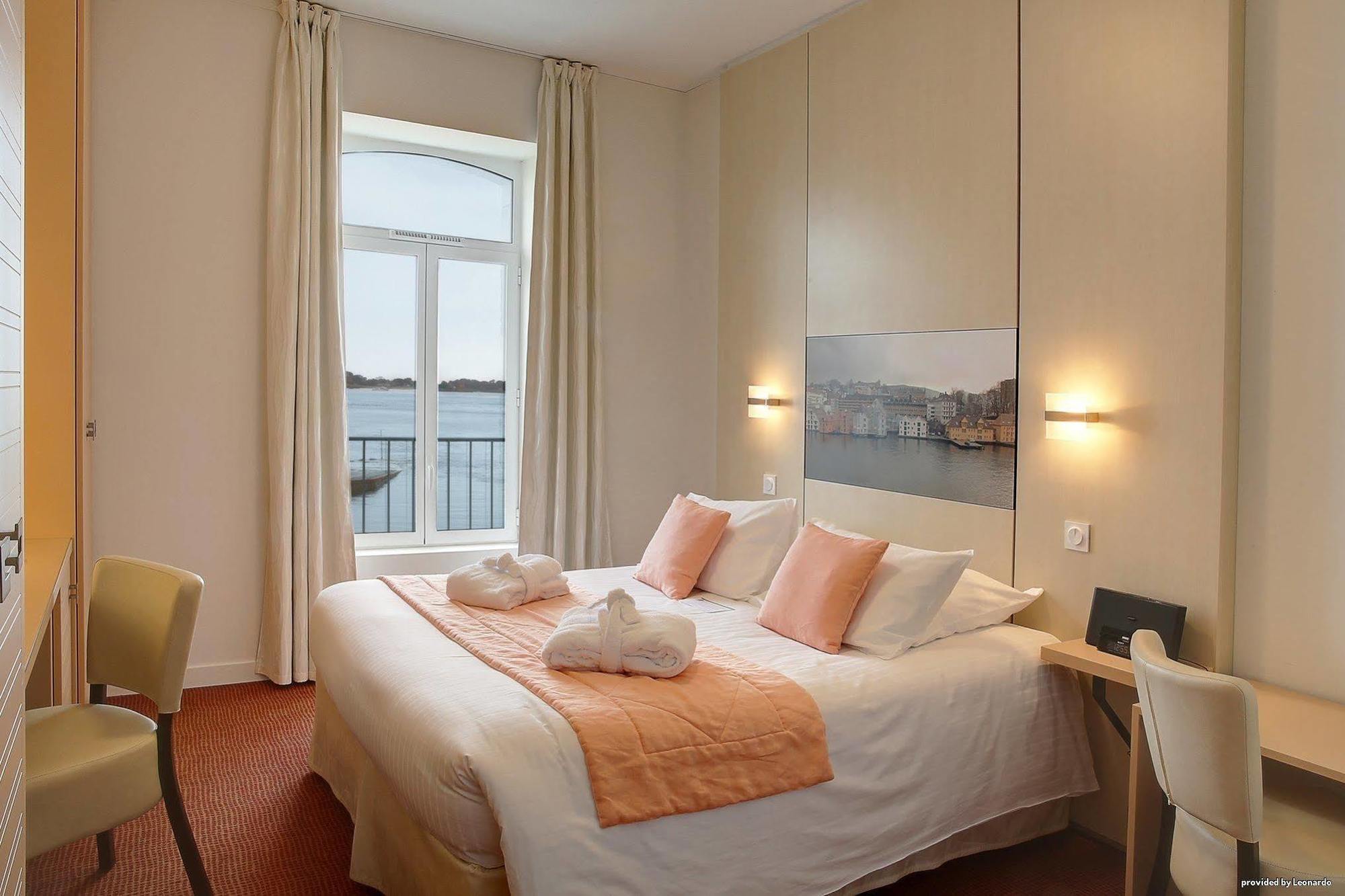 เบสต์ เวสเทิร์น พลัส เล แตราส เดอ เบรอา Hotel ปลูบาซลาเนค ภายนอก รูปภาพ